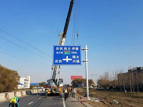 葫芦岛葫芦岛道路护栏网网片该如何进行正确的选购呢？